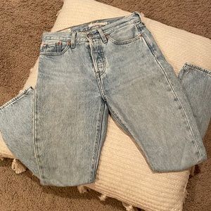 Womens Levi Jeans